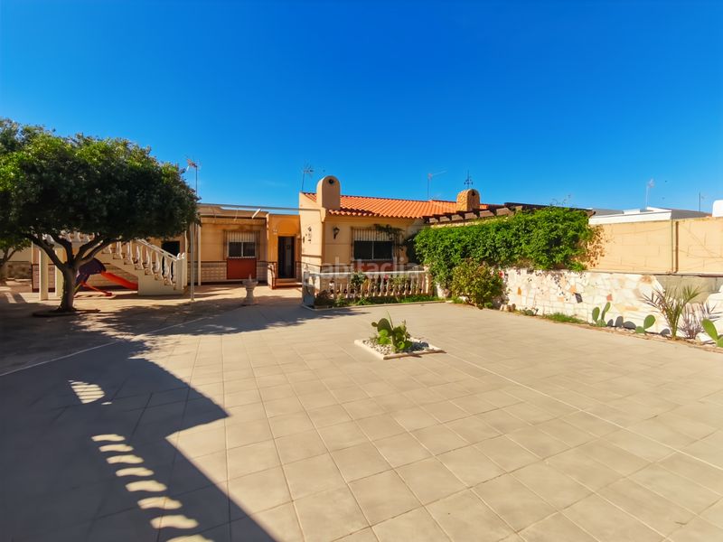 Foto 4f8321b7-3d04-4045-bfd0-43f82ed64d0e. Xalet amb aparcament piscina a Retamar Almería