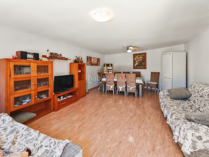 Foto 8b02a78b-f335-4e8c-a390-21d2bfa2554d. Xalet amb aparcament piscina a Retamar Almería