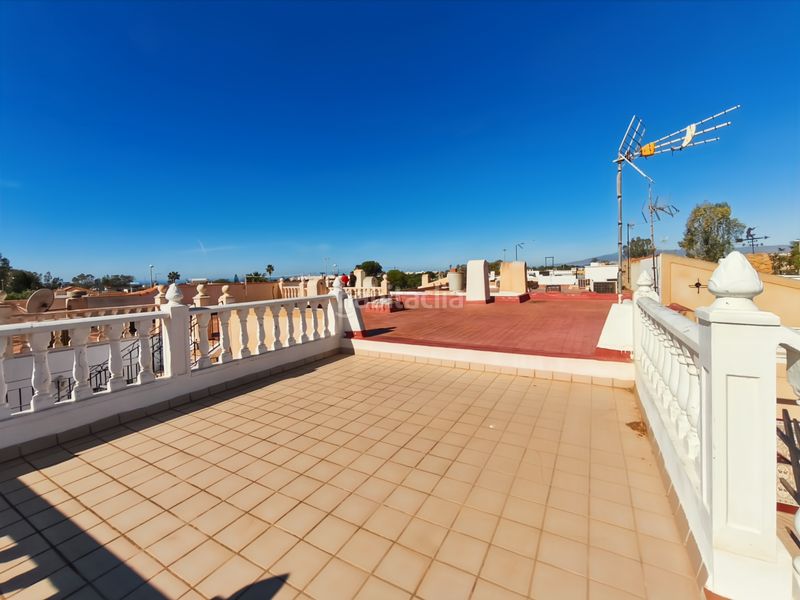 Foto 8c826e2d-8d49-42b8-8e73-f342eee3bee6. Xalet amb aparcament piscina a Retamar Almería