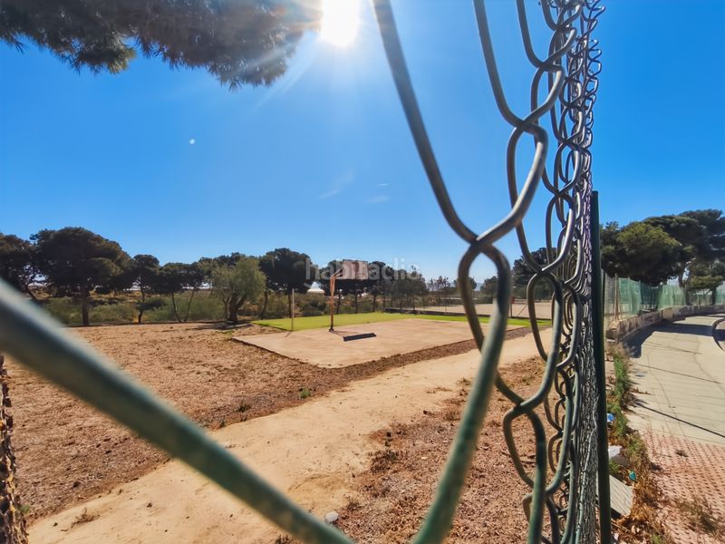 Foto 97895183-3cca-4d85-8adc-21cf67ede00b. Xalet amb aparcament piscina a Retamar Almería