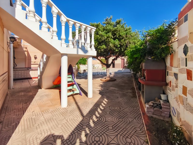 Foto c97bbabc-a160-48af-ae6e-c3e82112d0ef. Xalet amb aparcament piscina a Retamar Almería