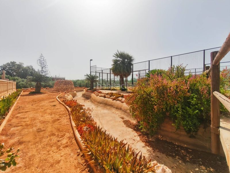 Foto e66b3e99-9a5f-4453-a090-c23194a140c0. Xalet amb xemeneia aparcament piscina a Piedras Redondas - Torrecárdenas Almería