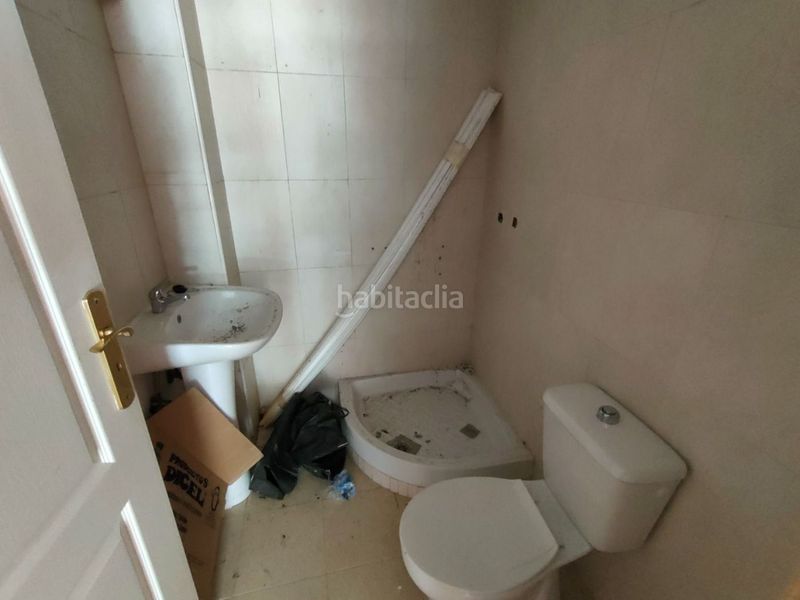 Foto 6d529bd6-2644-4fd0-9e98-d5c373a080f3. Local comercial a Centro Almería