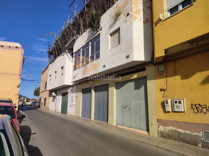 Foto c14563d4-d2a8-4534-87b1-6f87cc5c6a4c. Edificio en carretera alhadra 55 en San Luis Almería