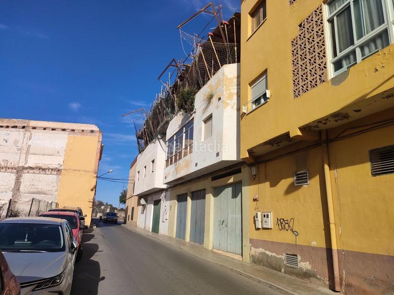 Foto d0a4d0a4-f9ee-434c-9c42-f35eaed3f4e5. Edificio en carretera alhadra 55 en San Luis Almería