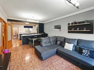 Casa aparellada en Hurcal de Almera