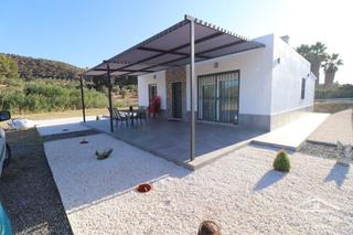 Rent House in Centro. Chalet independiente en el campo