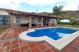 Rent House  Campiñuela. Casa independiente en el campo