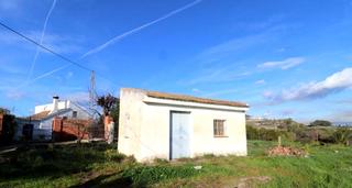 Terreny residencial a Centro. Finca con pequeña edificacion