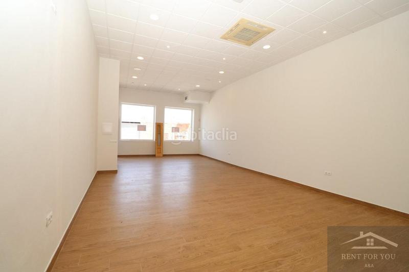 Foto b9895be8-a444-44f0-a1eb-587dbf1e3473. Rent business premise in Centro Alhaurín el Grande