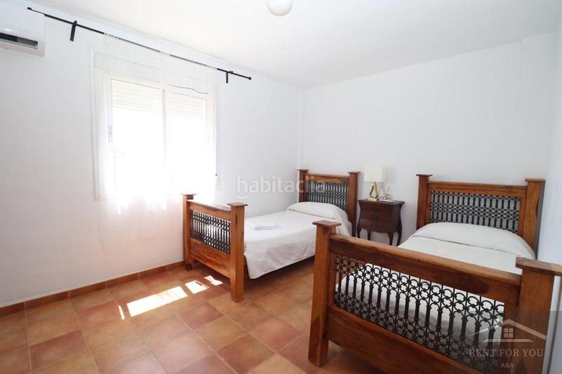 Foto e2ae66bc-434f-4cd5-b9b1-3507064f5cdc. Alquiler casa chalet independiente en el campo en Coín
