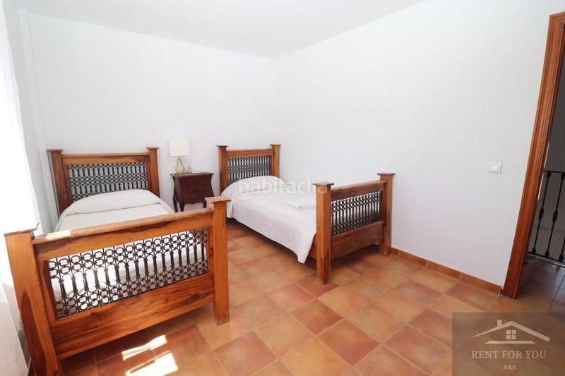 Foto fb84d397-5739-4154-befb-99f39fdc5608. Alquiler casa chalet independiente en el campo en Coín
