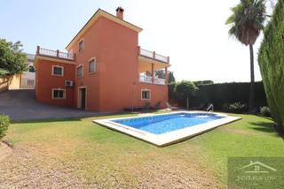 Location Maison à Centro. Chalet independiente en urbanización