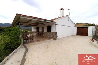 Miete Haus in Jardines de Alhaurín-Huerta Alta-Fuensanguínea. Casa independiente  en el campo