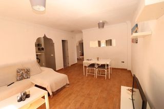 Rent Flat in Centro. Piso en alquiler con patio y terraza