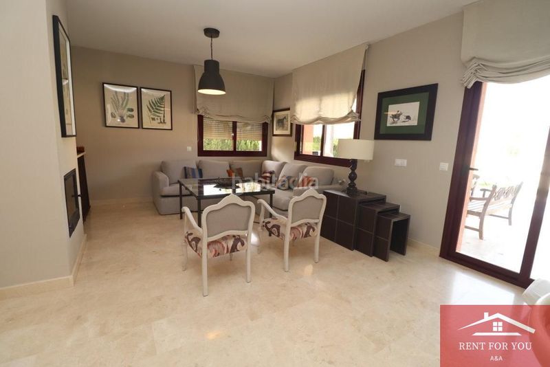 Foto 3d90d39d-5442-4fda-a648-6350c2839915. Alquiler casa magnífico chalet en urbanización privada en Coín