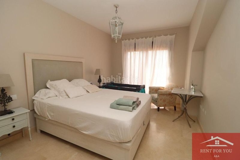 Foto 540ca08b-6f88-4050-875d-2a829f5c2b3d. Alquiler casa magnífico chalet en urbanización privada en Coín