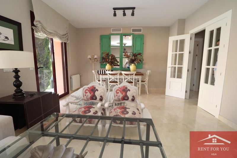Foto 6b4711df-e570-4408-8f99-f69c750c98ec. Alquiler casa magnífico chalet en urbanización privada en Coín