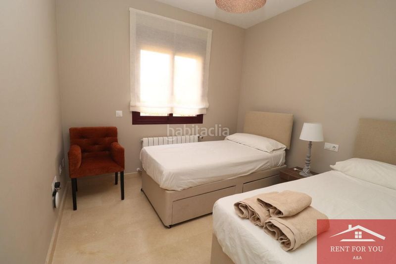 Foto 740961e1-e526-4708-9994-a238799444cb. Alquiler casa magnífico chalet en urbanización privada en Coín