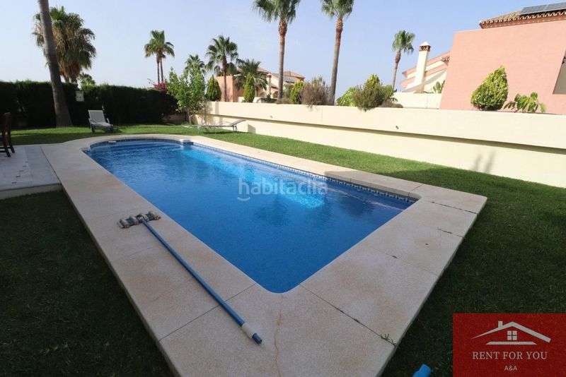 Foto 8e526b7d-1b5e-494e-9f7a-b3af41d0eae0. Alquiler casa magnífico chalet en urbanización privada en Coín