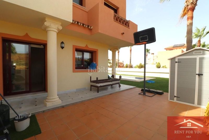 Foto b0586d6d-5d2f-4e42-a757-fb57b8e755d1. Alquiler casa magnífico chalet en urbanización privada en Coín