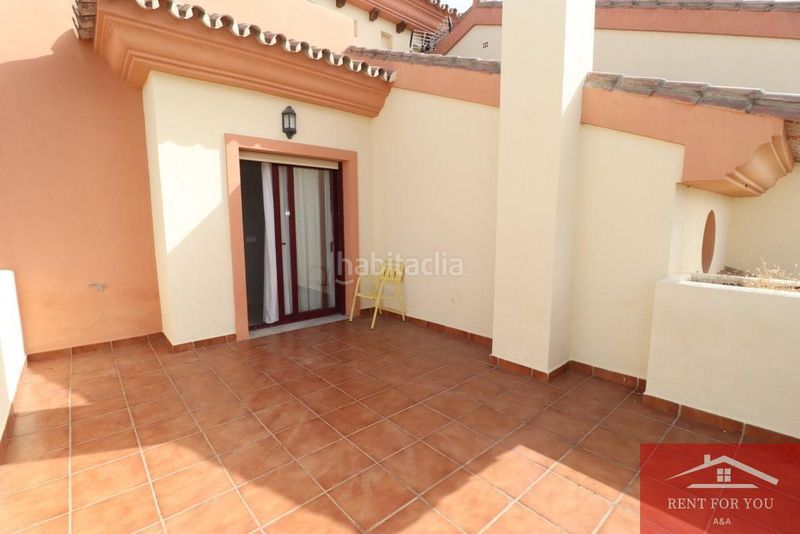 Foto d300d852-068e-408a-981a-5cfeb3585d1b. Alquiler casa magnífico chalet en urbanización privada en Coín