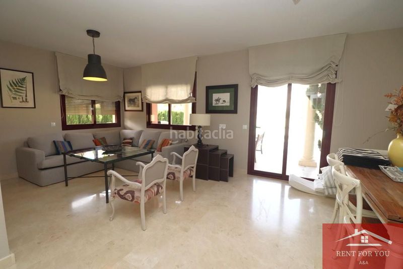 Foto d536ec78-382e-497f-ba6d-7c95fe88e5a9. Alquiler casa magnífico chalet en urbanización privada en Coín