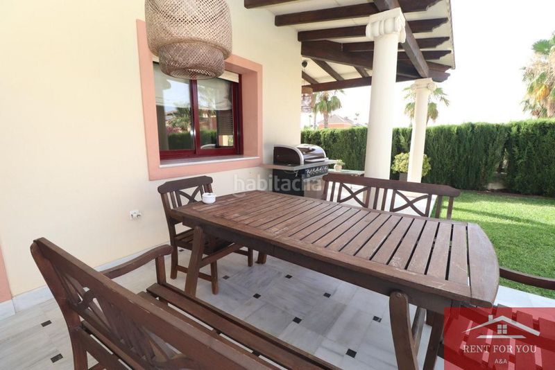 Foto d6e68f8d-6fe4-4205-bb7d-fb118f957b93. Alquiler casa magnífico chalet en urbanización privada en Coín