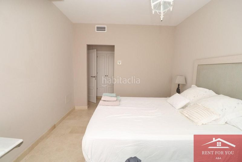 Foto dfe85478-b452-40de-a52e-a40ce502f1c4. Alquiler casa magnífico chalet en urbanización privada en Coín