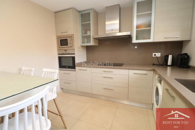 Foto e009d958-68c1-42ea-b723-56cc1a05e98b. Alquiler casa magnífico chalet en urbanización privada en Coín