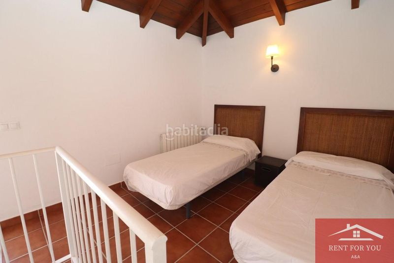 Foto ed7ea838-a963-496a-8110-a6a39bf9c927. Alquiler casa magnífico chalet en urbanización privada en Coín