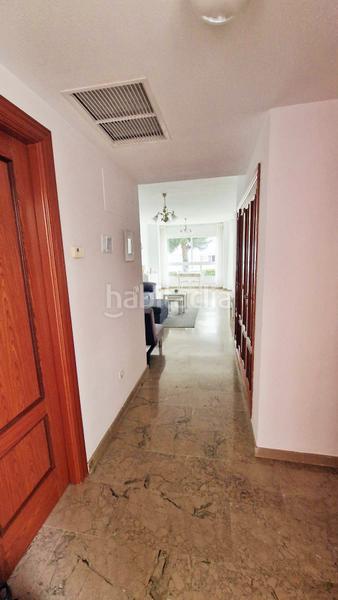 Foto 52050880-a573-4cc0-97eb-583e8c9fa7b6. Apartamento  cerca de puerto marina, de la playa y de los comercios en Benalmádena