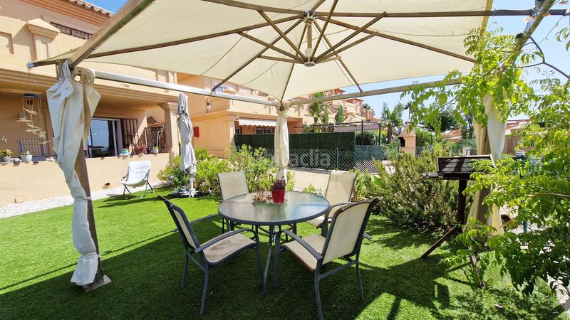 Foto 00a72fcf-5767-497c-b144-3ec418a1c84b. Casa adossada amb piscina a Buenas Noches Estepona