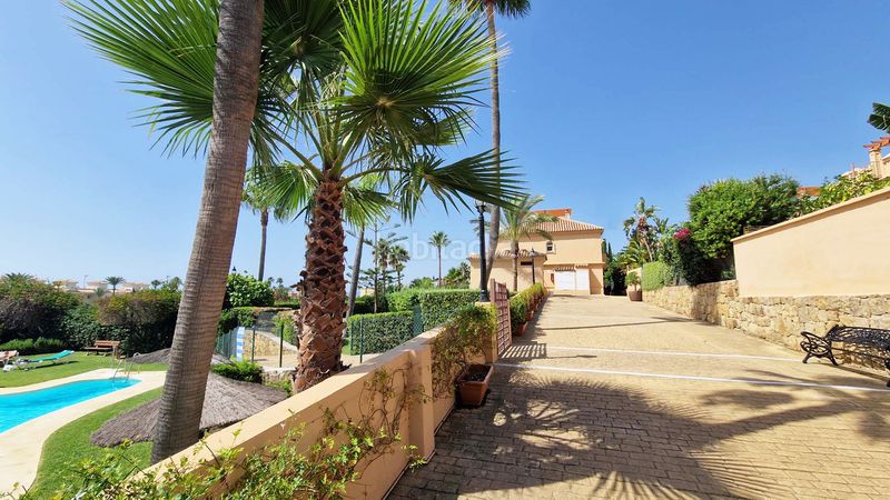 Foto a04d3f41-0d17-4c62-9d4a-1a8e99fc9bcb. Casa adossada amb piscina a Buenas Noches Estepona