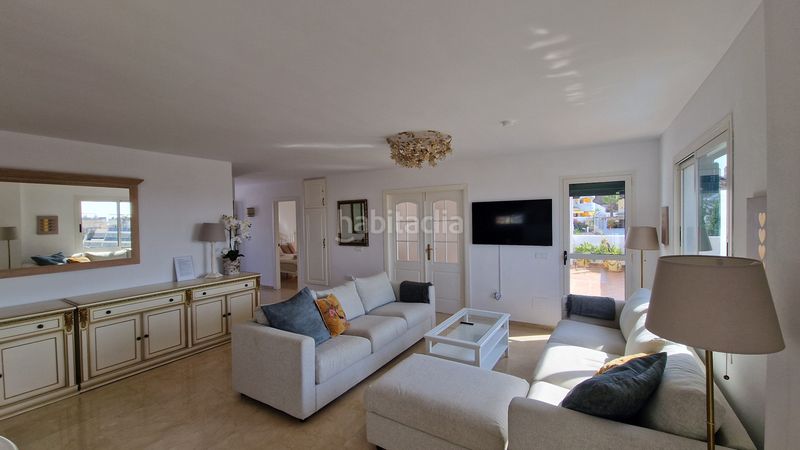 Foto 26e196ef-9204-4b3d-a47b-eb6f05631a71. Ático en calle quilla 7 en Zona Centro Comercial Torrequebrada Benalmádena