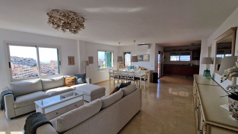 Foto 4a0761f4-d513-418a-bdf7-1bcc6bfda139. Ático en calle quilla 7 en Zona Centro Comercial Torrequebrada Benalmádena