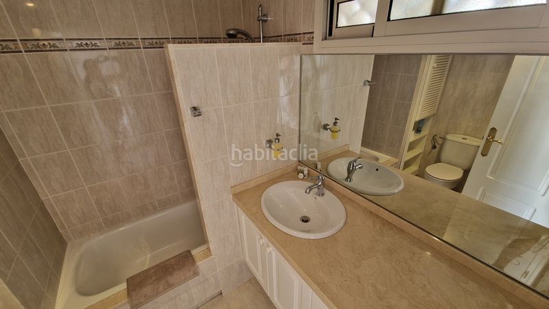 Foto b549a65a-ab7a-4ad8-b8af-0f81b6cced1e. Ático en calle quilla 7 en Zona Centro Comercial Torrequebrada Benalmádena