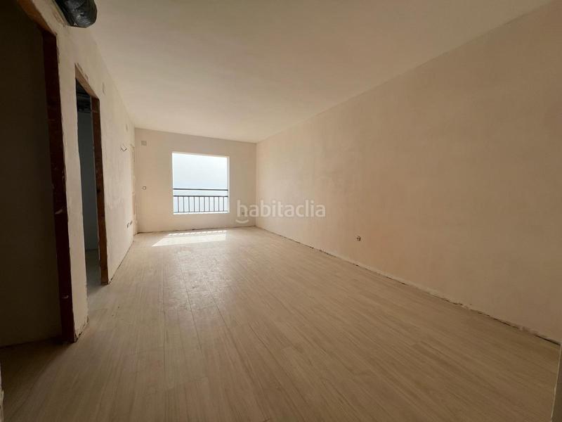Foto a5657fd8-e00b-4fc0-b188-393805f328aa. Piso en paseo marítimo rey de españa 96 piso frontal al mar en los boliches en Fuengirola