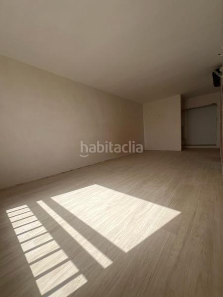 Foto f10cacfa-dceb-471a-81f0-b8c3fce3fbe5. Piso en paseo marítimo rey de españa 96 piso frontal al mar en los boliches en Fuengirola