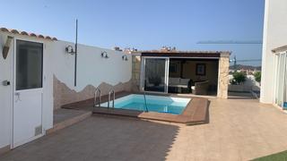 tic en Calle lamo de espinosa 9. Magnificio atico con piscina frente al mar