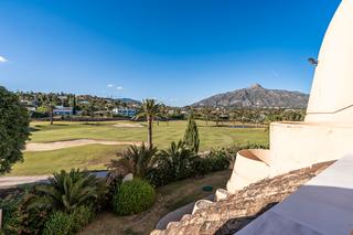 tic en Alameda de las brisas 3. Magnifico atico duplex frontal al campo de golf las brisas marbe