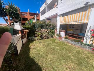 Pis  Calle diamante. Bonito bajo con jardin privado en calahonda