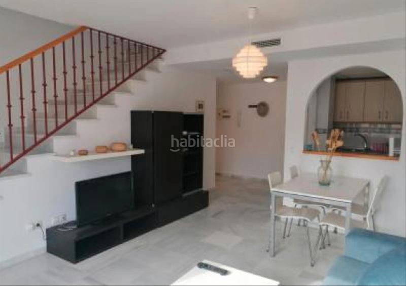 Foto 64c0f5da-8f2e-44ef-a7c1-f9e36f57e671. Dúplex en calle andalucía 25 bonito piso duplex en Los Boliches en Fuengirola