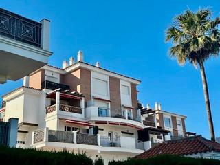 Pis a Urbanizacion cortijo chico 80. Buen piso en zona de pueblo chico en carretera de mijas pueblo