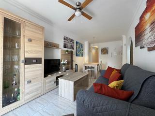 Appartamento en Calle santa lidia 6. Buen piso de 2 dormitorios en zona de las caadas