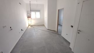 Pis a Calle san fermín 15. Apartamento a estrenar en zona media de las lagunas