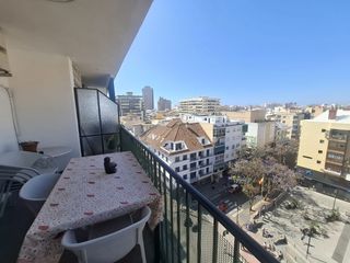 Pis en Avenida ram�n y cajal 2. Buen piso en el centro de la ciudad, cerca de playa