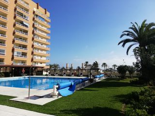 Studio  Calle lamo de espinosa 10. Bonito estudio en hotel el pyr , fuengirola