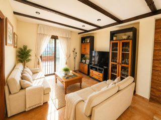 Casa adossada  Calle hierbamora 16. Bonito adosado en benalmadena pueblo