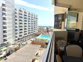 Piso  Calle martínez catena 9. Buen piso en zona del puerto deportivo de fuengirola